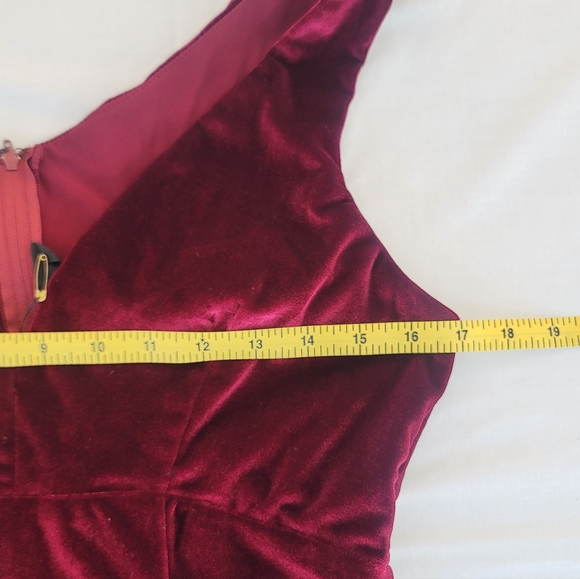 Pinup Couture Laura Byrnes Red Velvet Gilda Pencil Dress - Picture 12 of 15